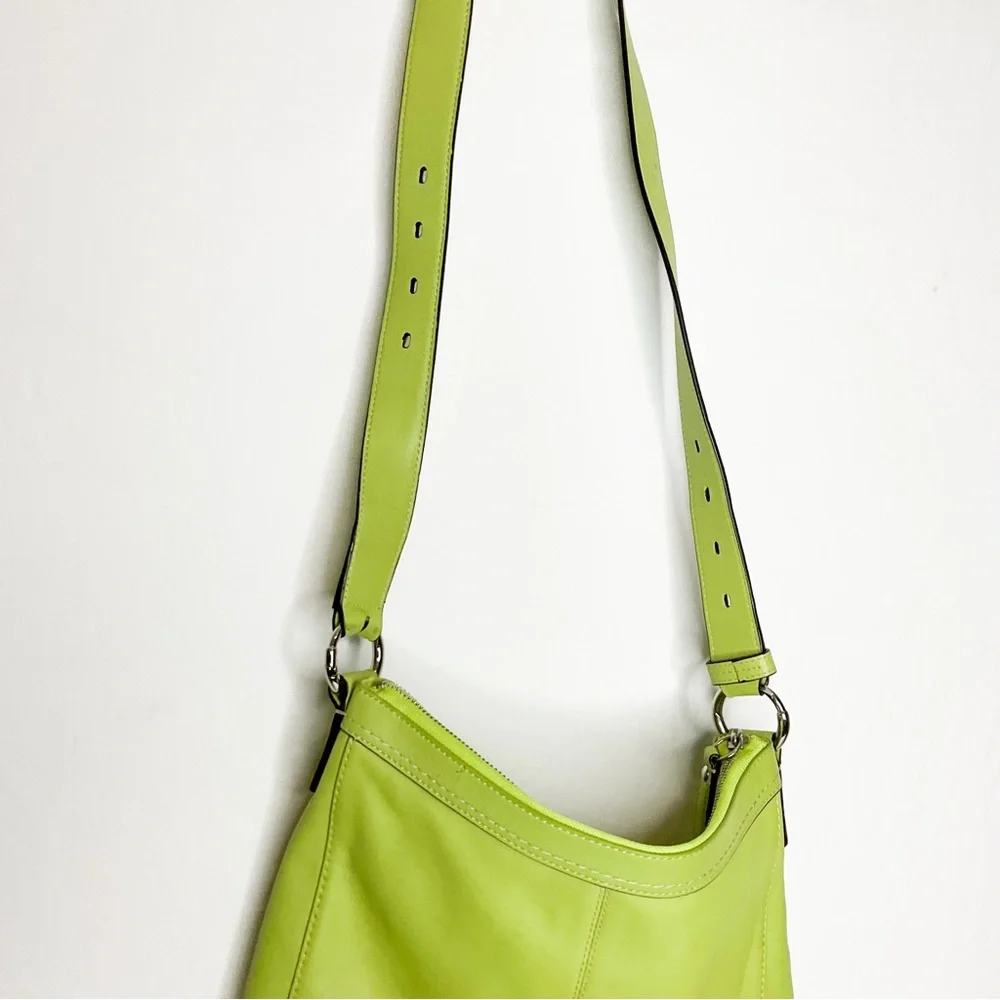 VINTAGE COACH Chelsea Lime Green Leather Shoulder Bag - Picture 5 of 10